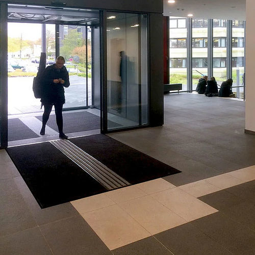 公共机构用入口地垫 - MAXIMUS® ASSISTANCE - emco Bautechnik GmbH - 建筑物 / 聚酰胺 / 丝绒
