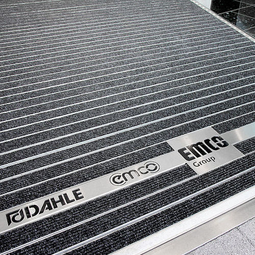公共机构用入口地垫 - QUADRO 22 - emco Bautechnik GmbH - 不锈钢 / 控尘 / 带有型材
