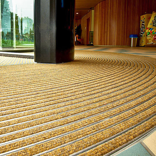 公共机构用入口地垫 - RADIAL  - emco Bautechnik GmbH - 橡胶 / 橡胶 / 控尘