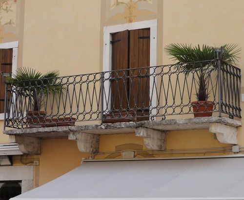 带栏杆阳台 - WOLFSGRUBER - 锻铁