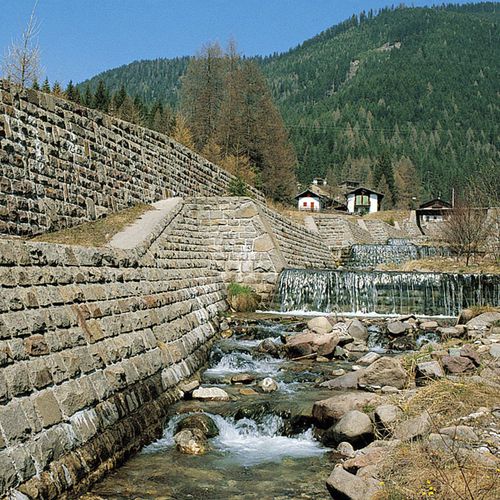 承重墙石料 - CONSORZIO CAVATORI PRODUTTORI PORFIDO SOC. COOP. - 外立面
