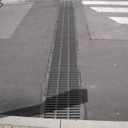 带网格排水槽 - FASERFIX SUPER - HAURATON - 纤维混凝土 / 铁 / 用于公共空间