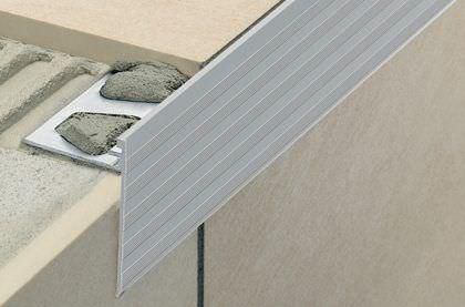 铝制楼梯扣条 - SCHLUTER®-SCHIENE-STEP - Schluter Systems