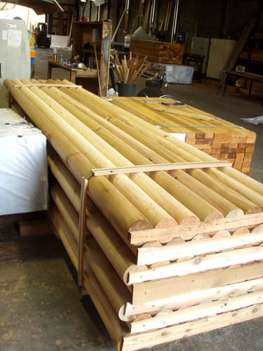 木质梁 - TURNED POLES - Power Wood Corp. - 矩形截面