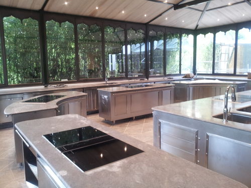 不锈钢商用厨房 - SUR MESURE - FRANCE INOX INDUSTRIE - 岛台式 / 定制