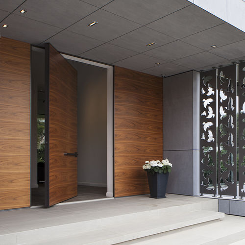 入户门 - SYNUA WALL SYSTEM - Oikos Venezia - 胡桃木 / 中轴 / 经典式