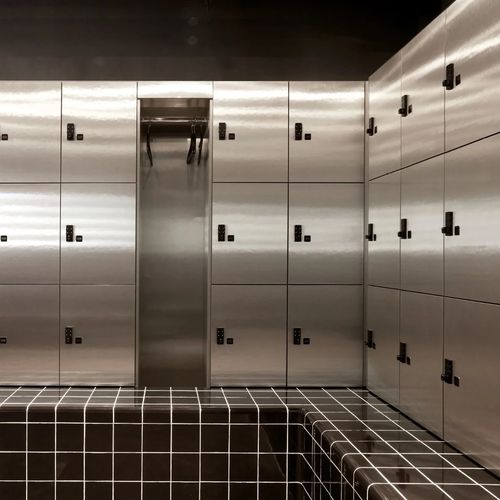 层压材料更衣室储物柜 - NEXT - Fit Interiors - 公共机构用 / 用于运动设施 / 商用