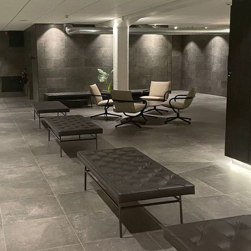 现代风格软包长凳 - VOGA - Fit Interiors - 仿皮 / 金属桌脚 / 粉末涂层钢