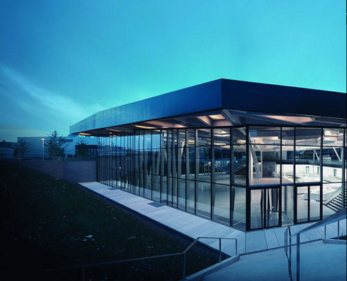 面板幕墙 - TRUMPF COMPANY RESTAURANT - Josef Gartner - 金属和玻璃制