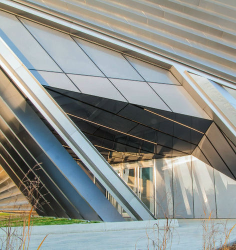 面板幕墙 - ELI AND EDYTHE BROAD ART MUSEUM - Josef Gartner - 玻璃 / 不锈钢