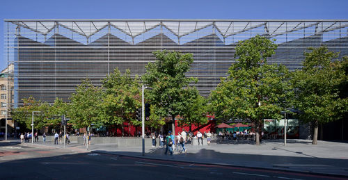 金属建筑遮阳板 - MORE LONDON PLACE - Permasteelisa - 用于外墙