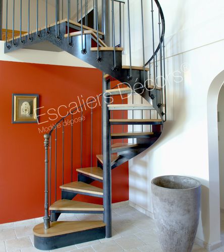 旋转楼梯 - BISTROT DH45  - ESCALIERS DECORS - 木台阶 / 涂漆钢架 / 家用