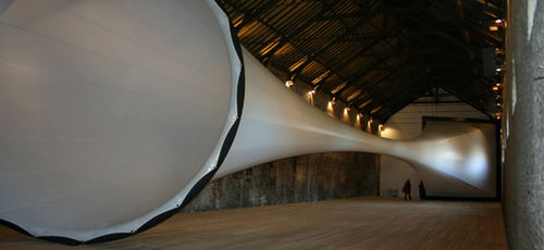聚酯建筑膜材 - KAPOOR SCULPTURE ‘MELANCHOLIA’ - Hightex - PVC / 用于拉伸结构
