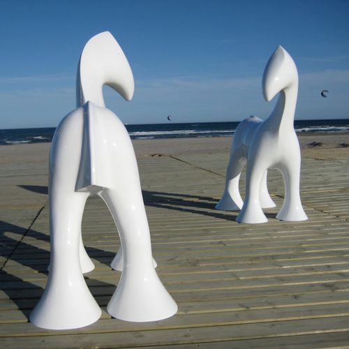 玻璃纤维雕塑 - TROT - ESTEVA BARCELONA - 聚酯 / 户外 / 落地式