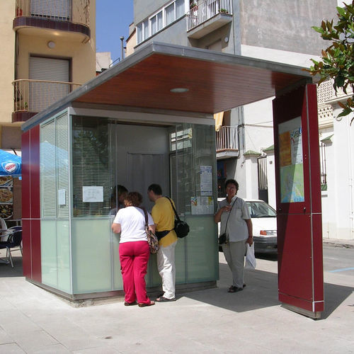 信息亭 - BLANES - ESTEVA BARCELONA - 户外 / 不锈钢 / 玻璃