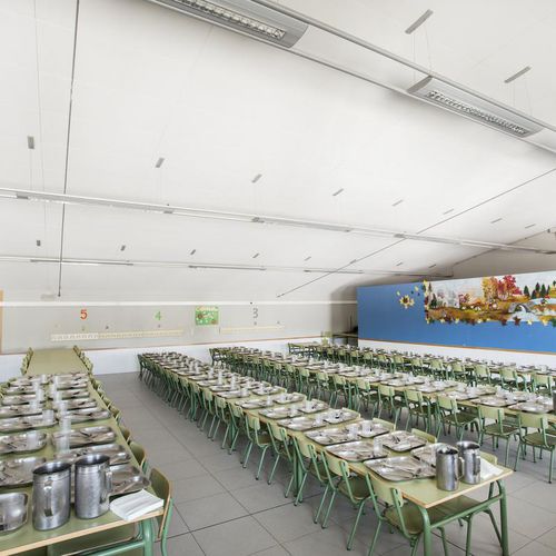 玻璃棉吊顶 - FOCUS™ F - Saint-Gobain Ecophon - 方砖 / 餐厅 / 用于整体厨房