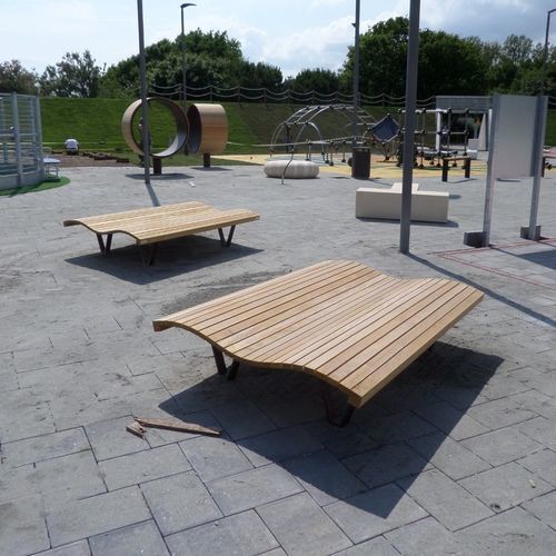 现代风格日光浴躺椅 - LINEA ONDA - Euroform K. Winkler GmbH - 硬木 / 电镀钢 / 公共空间