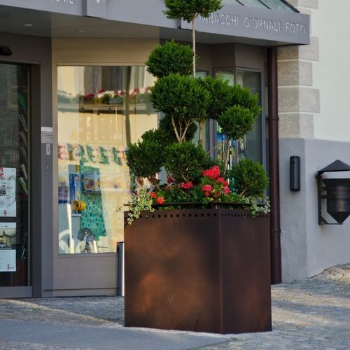 金属花坛 - LINEAFIORE LIGHT - Euroform K. Winkler GmbH - 正方形 / 现代风格 / 公共空间
