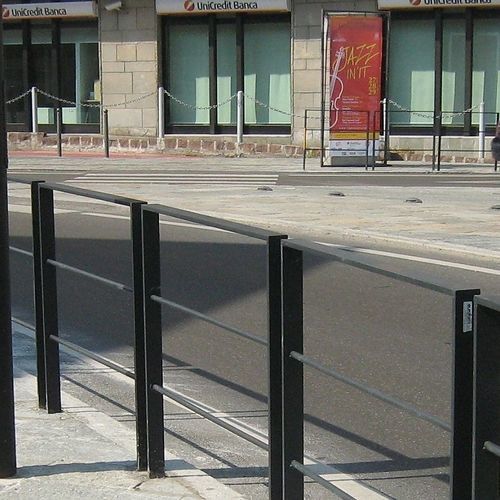 安全护栏 - LINEABARRIERA LIGHT  - Euroform K. Winkler GmbH - 固定式 / 金属 / 用于公共空间