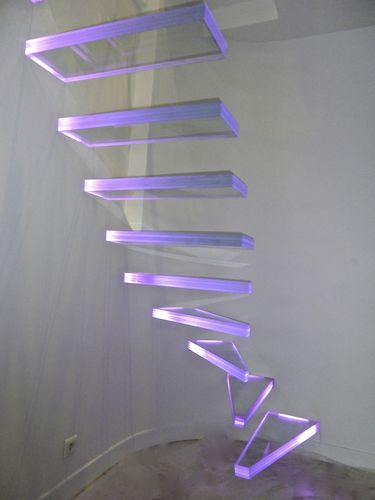 L型楼梯 - AERO VERRE EXTRA CLAIR LUMINEUX - Trescalini - 玻璃台阶 / 金属结构 / 设计