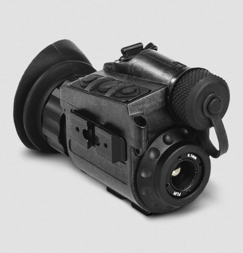 便携式热成像仪 - BREACH PTQ136  - FLIR SYSTEMS - 户外 / 红外 / 彩色