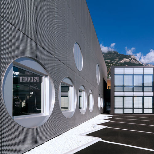 通风外墙立面 - PSENNER DISTILLERY, TERMENO - ZINTEK - 板式 / 铜 / 钛锌合金