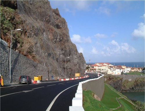 防落石屏障 - ROCKFALL &ndash; HEA PANELS &amp; RING NETS - Maccaferri