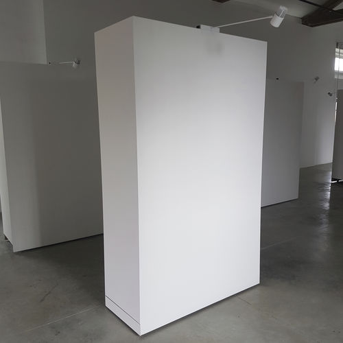 移动式隔断 - CAISSON MOBILE - SARAZINO VITRINES - 实心 / 展览用