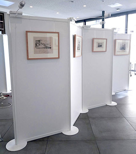 活动隔断 - PANNEAUX D'EXPOSITION 8 DIRECTIONS - SARAZINO VITRINES - 模块化 / 移动式 / 铝制