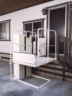 残疾人升降平台 - WHEELCHAIR - Handi-Ramp - 用于建筑物 / 专业 / 室内