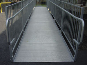 金属扶手 - VERTICAL BAR - Handi-Ramp