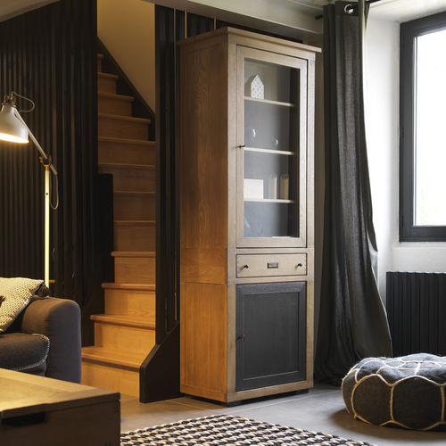 客厅立柜 / 现代风格