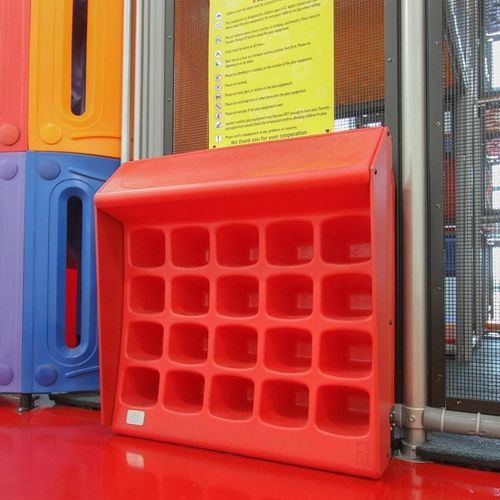 现代风格鞋架 - SNEAKER KEEPER    - Soft Play LLC - 自承重 / 塑料 / 商用