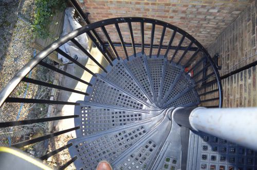 旋转楼梯 - LCC - British Spirals & Castings - 铸铁台阶 / 钢结构 / 金属结构
