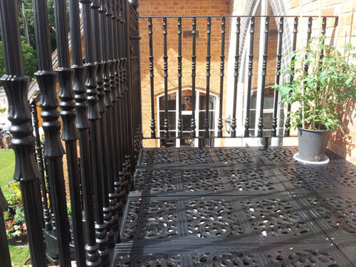 带栏杆阳台 - VICTORIAN WITH VICTORIAN BALUSTERS - British Spirals & Castings - 铝制