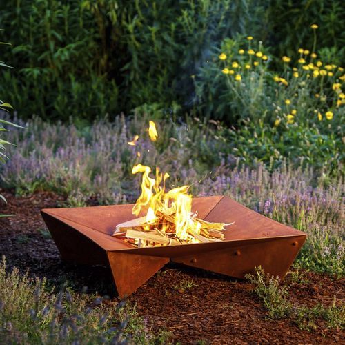 燃木花园火盆 - fluxus - keilbach design and products - 钢 / 正方形 / 锈病