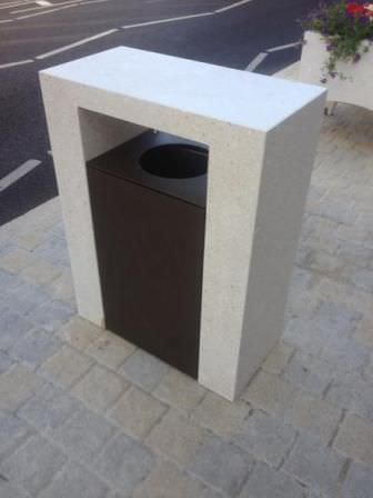 公共垃圾桶 - LORD: Paper Bin - A Amop Synergies - 混凝土 / 带盖 / 现代风格