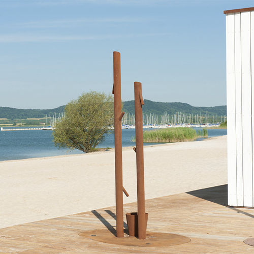 泳池户外淋浴 - MONSIEUR 2 - CYRIA | Mobilier Urbain - 用于脚 / 传统风格 / 多功能