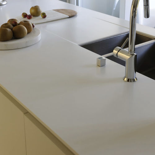 Corian®可丽耐厨房台面 - IMAGE 02 - IMAGE - 厨房 / 白色 / 方形边