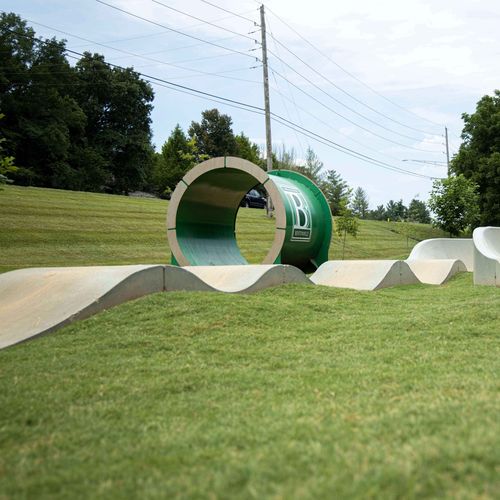 滑板场用泵道 - BENTONVILLE, AR - World Skate Parks - 复合材料 / 沥青 / 混凝土