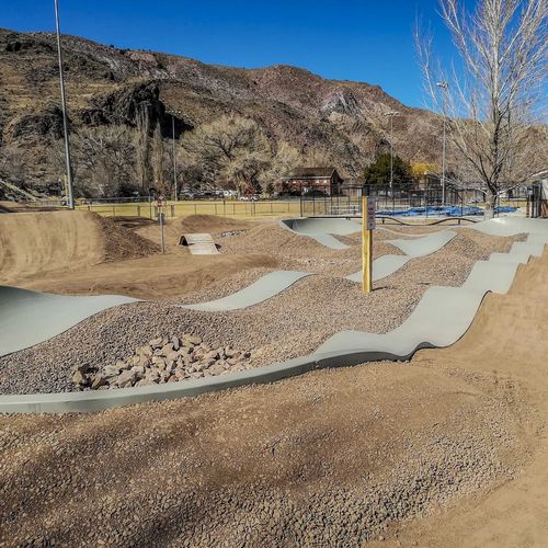 滑板场用泵道 - CALIENTE, NV - World Skate Parks - 混凝土