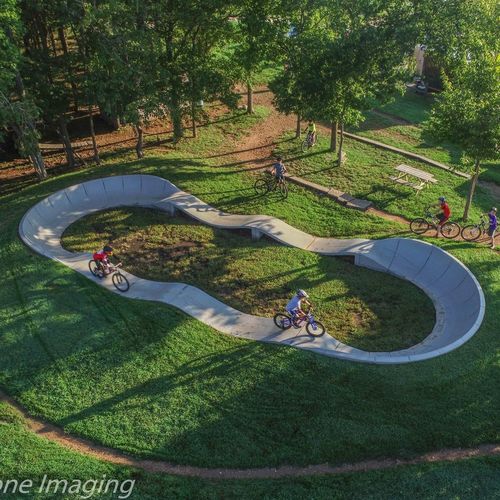 滑板场用泵道 - HIGHLANDVILLE, MO - World Skate Parks - 混凝土