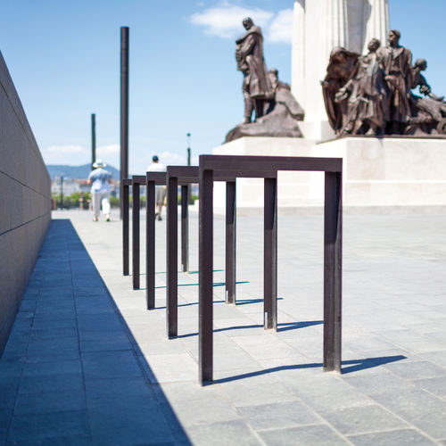 落地式自行车架 - LOTLIMIT - mmcité street furniture - 公共空间 / 电镀钢 / 专业