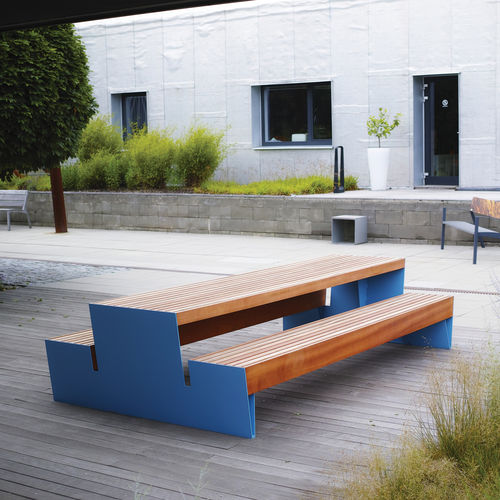 现代风格野餐桌 - BLOCQ - mmcité street furniture - 硬木 / 松木 / 镀锌钢桌脚