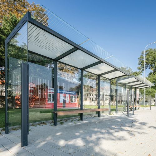 玻璃公交站台遮阳棚 - GEOMERE - mmcité street furniture - 电镀钢 / 木制 / 带凳子