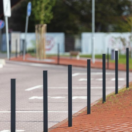 防护桩 - LOT - mmcité street furniture - 可拆卸 / 电镀钢 / 高