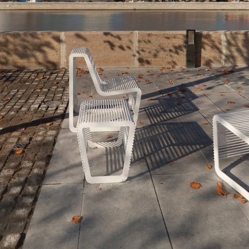 现代风格凳子 - LIMPIDO - mmcité street furniture - 电镀钢 / 镀锌钢桌脚 / 橇式