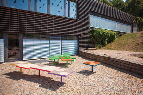 现代风格桌 - PIXEL - mmcité street furniture - 电镀钢 / 镀锌钢桌脚 / 圆形