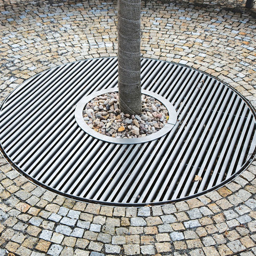 正方形树池盖板 - ARBOTTURA - mmcité street furniture - 圆形 / 电镀钢