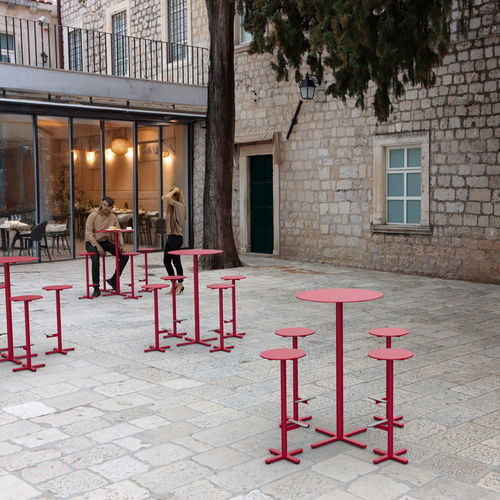 现代风格吧台凳 - TAPAS - mmcité street furniture - HPL / 再生塑料 / 钢座桌脚
